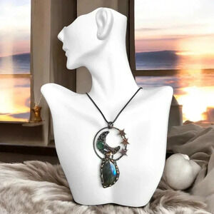 🆕️Natural Labradorite & Aventurine Crescent Moon Boho Chic Vintage Necklace 🌙